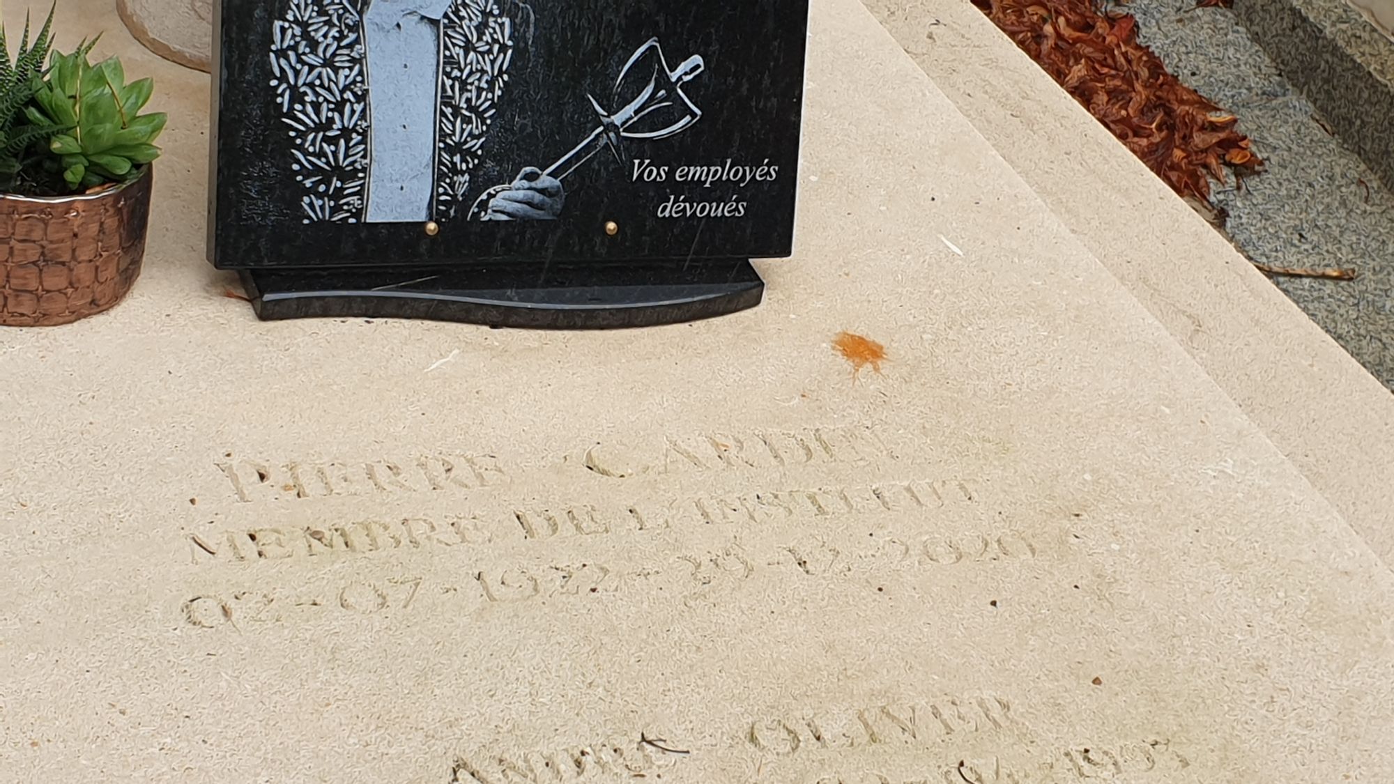 Pierre Cardin (1922-2020) - Find a Grave Memorial