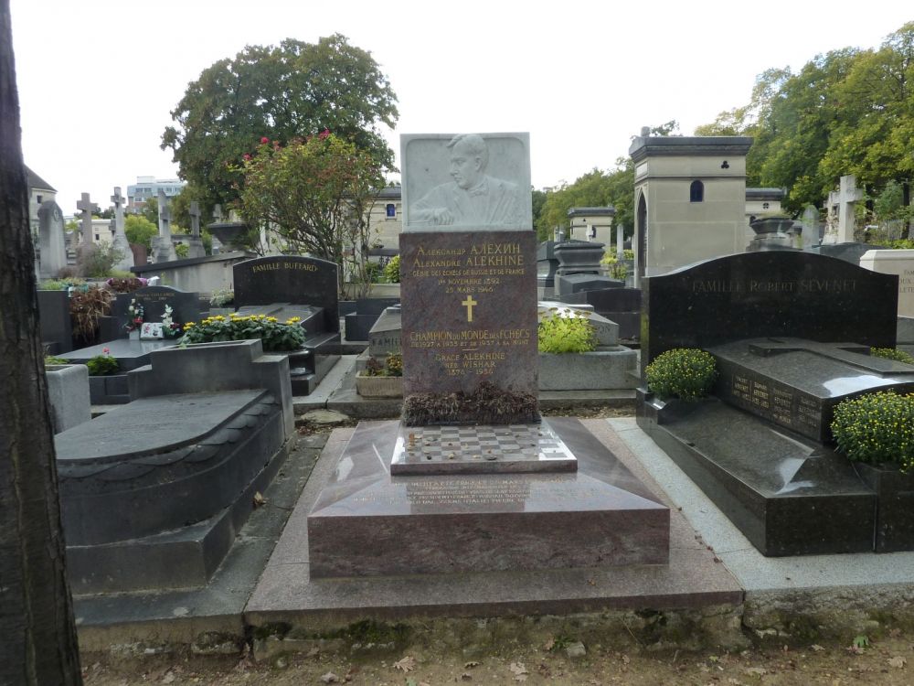 File:Grave of Alexander Alekhine in Paris.JPG - Wikimedia Commons